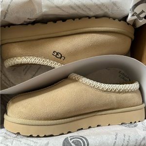 Ugg Women’s Tasman Slipper in Mustard Seed